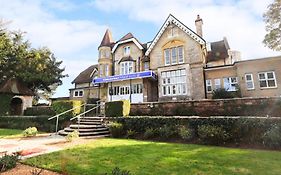 The Caledonian Island Hotel